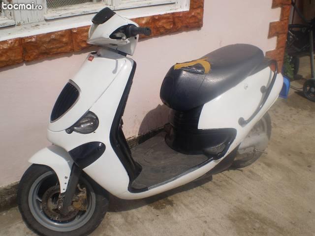 Aprilia scuter, 2000