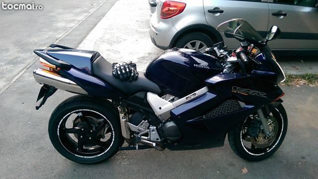 Honda VFR800 VTEC, 2003