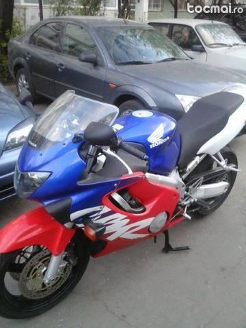 Motocicleta Honda CBR 600F4, 2000