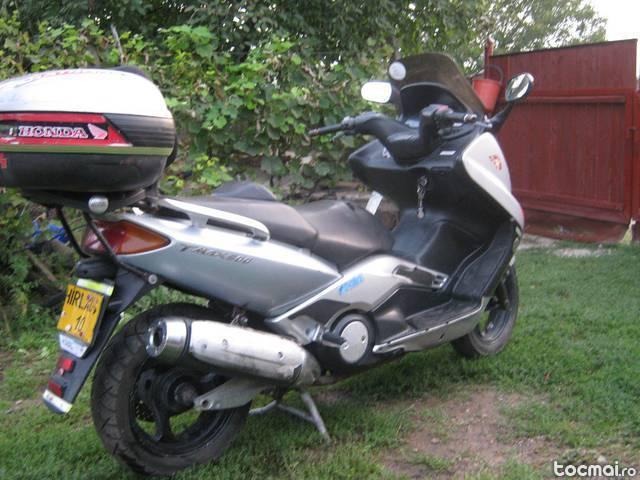 Yamaha T- max 500cc