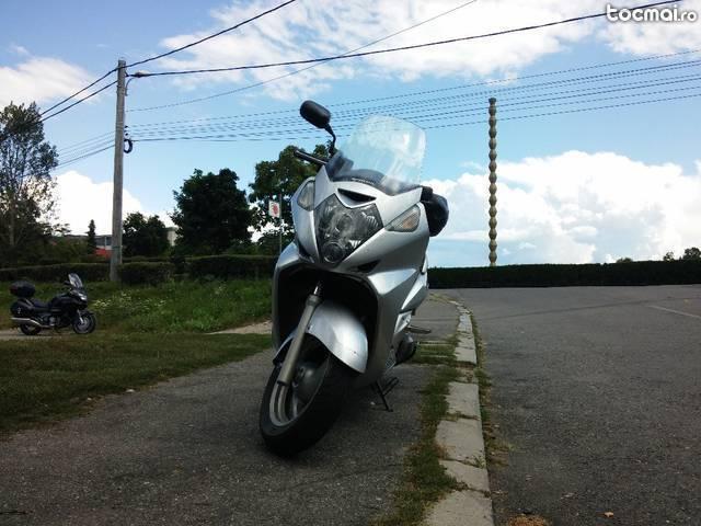 Honda Silverwing, 2002