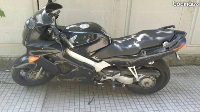 Honda VRF 800 stare perfecta