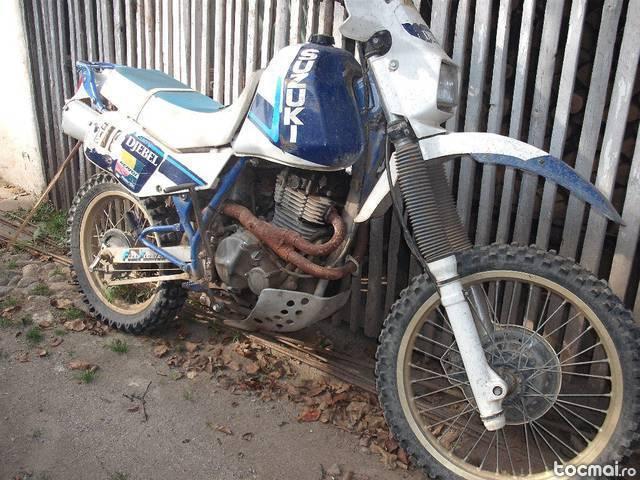 Suzuki dr 600 cm