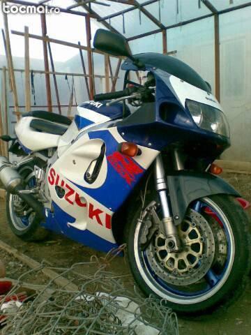 Suzuki gsxr 750 srad!!!