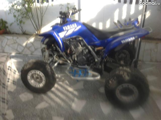 ATV culoare albastra