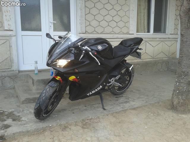 Yamaha yzf r125, 2011