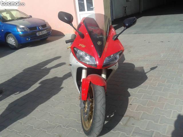 Yamaha R1, 2002