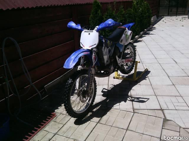 Yamaha yz, 2001