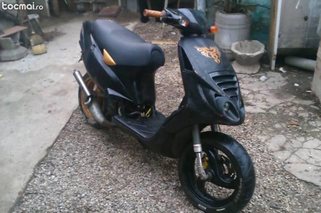 Piaggio scuter, 1996