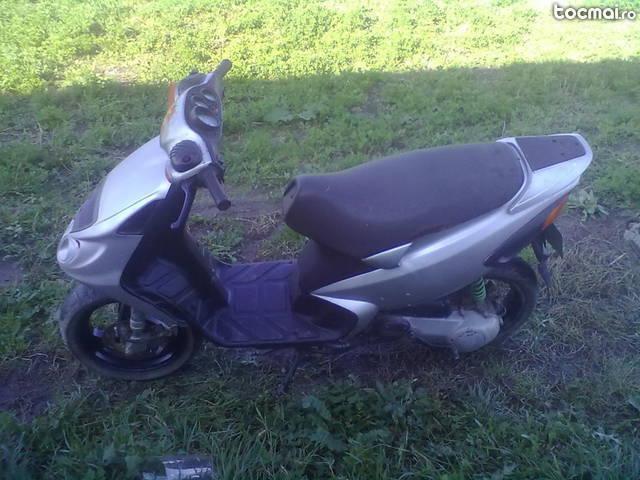 Piaggio enrgi, 2001 schimb cu porci