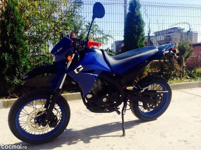 Yamaha xt 125 supermoto