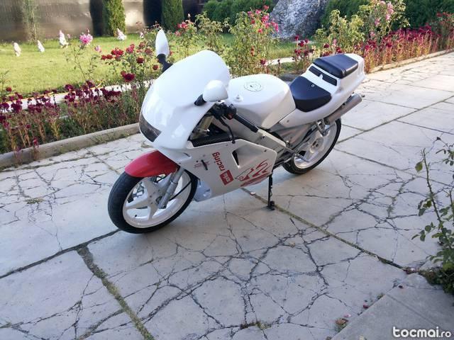 Motocicleta Aprilia 125