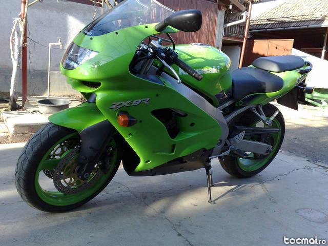 Kawasaki zx9r, 1999