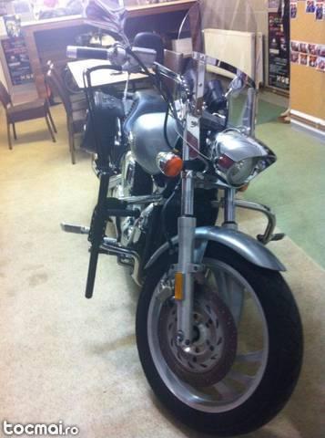 Honda vtx 1300 c, an fabricatie 2004