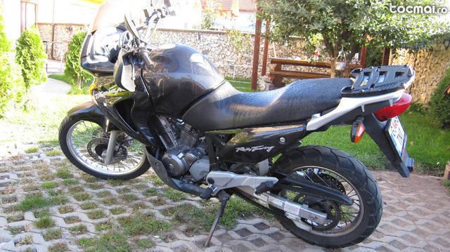 Honda Transalp 650, 2004