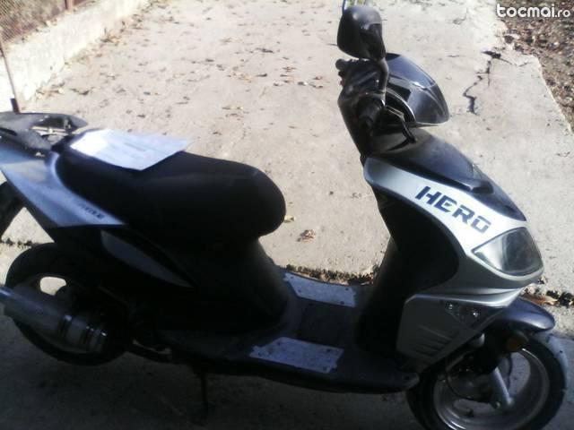 Scuter hero 2004
