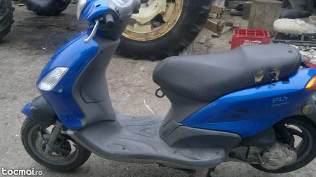 scuter piaggio fly 2008