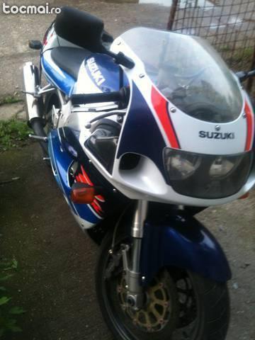 Suzuki 750 gsx- r