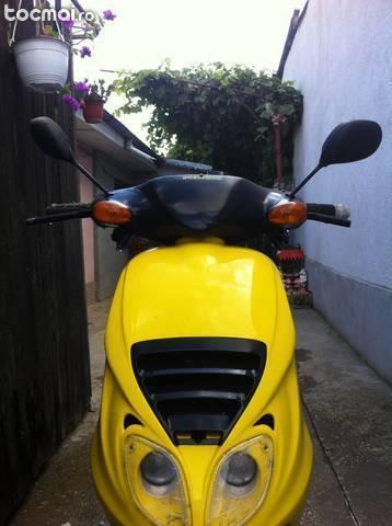 Scuter Piaggio NRG MC2