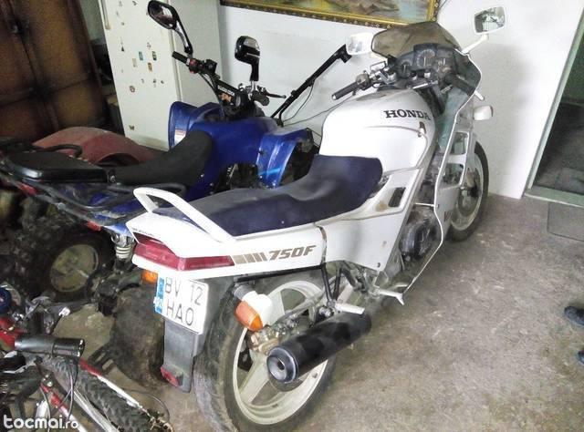 Honda vfr 750