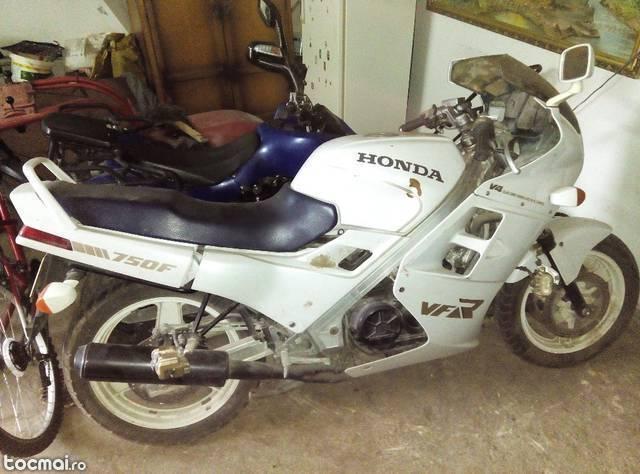 Honda vfr 750