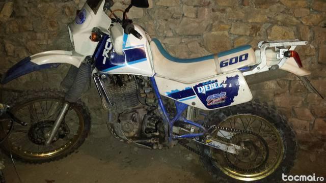 Suzuki DR600, 1990