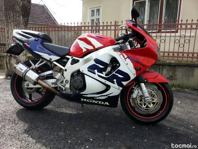 Honda CBR919 SC33 Fireblade