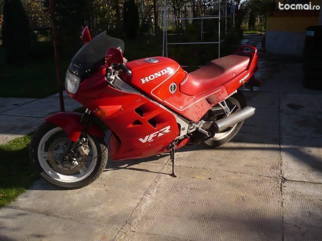 Honda VFR 750, 1989