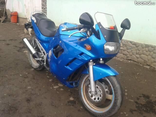 Suzuki GSX 600 f