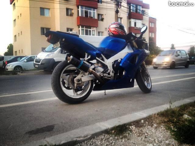 Yamaha R1, 1999