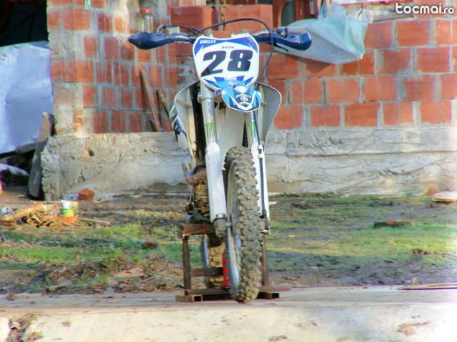 Yamaha YZF400, 2001
