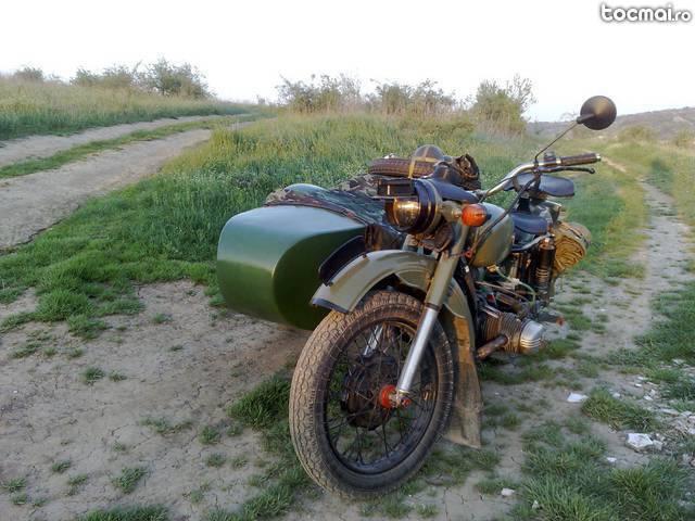 motocicleta Ural cu atas, 650 cmc