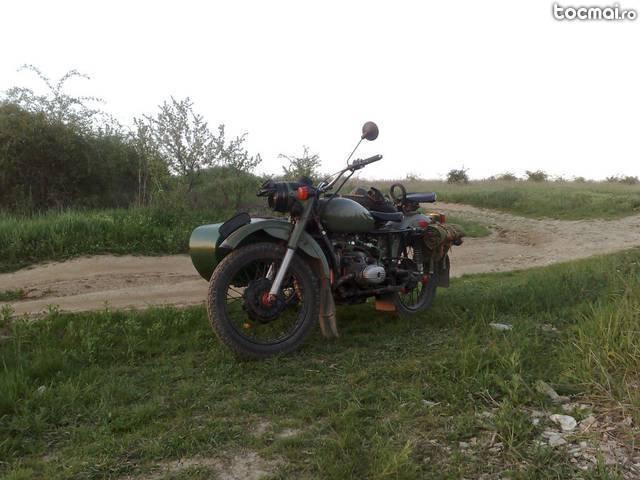 motocicleta Ural cu atas, 650 cmc