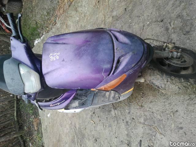 Scuter Peugeot speedake, 2000