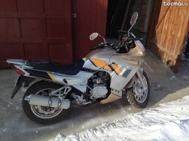 Yamaha XT 200- 18, 2010
