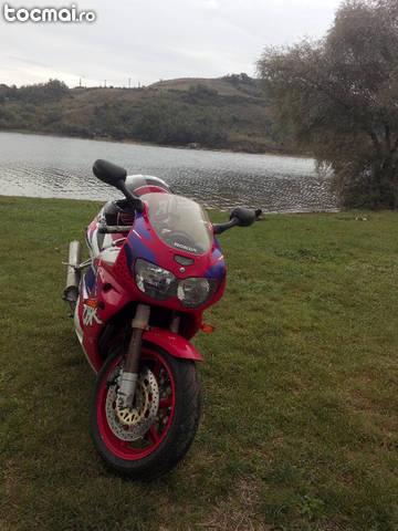 Honda CBR 900 RR, Fireblade