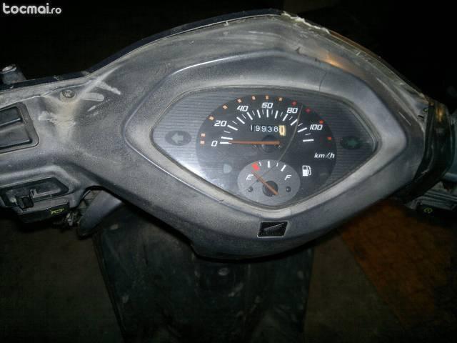 Honda 102, 2001
