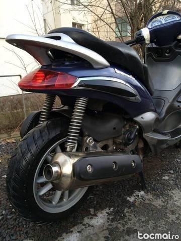 Piaggio Beverly 500, 2005 Variante Auto