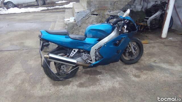 Schimb Kawasaki ninja ZX4R, 1994, cu auto