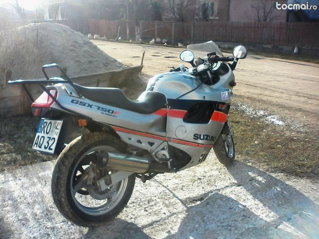 motocicleta Suzuki gsx750f