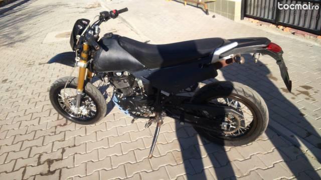 Yamaha Super Moto 125, 2002