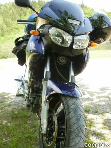 Motocicleta Yamaha TDM 900