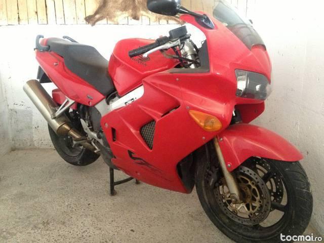 Honda Vfr800, 2002