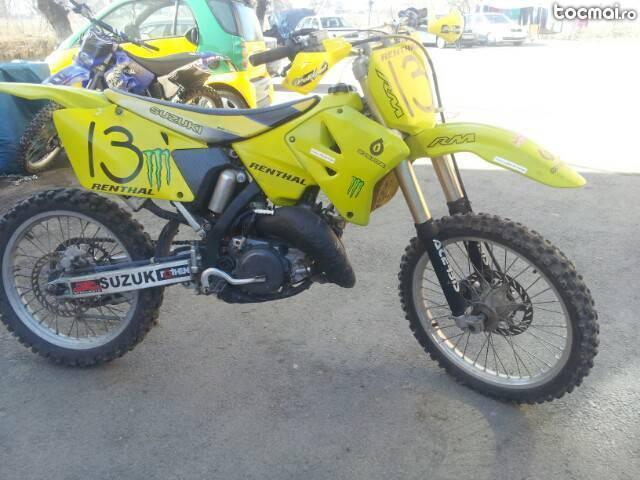 suzuki rm 2004