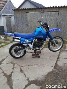 Suzuki DR 650 RS cros
