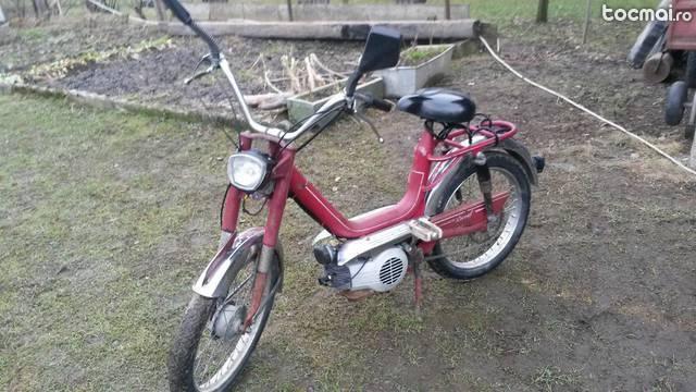 Moped cu pedale