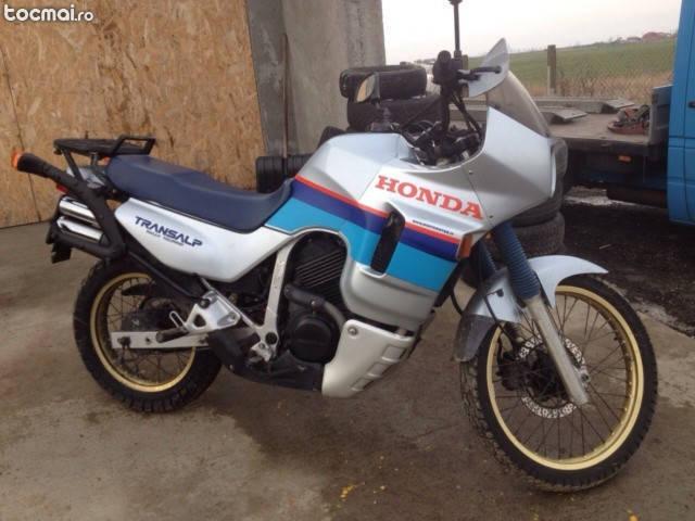 Motocicleta Honda Transalp 650, 1991