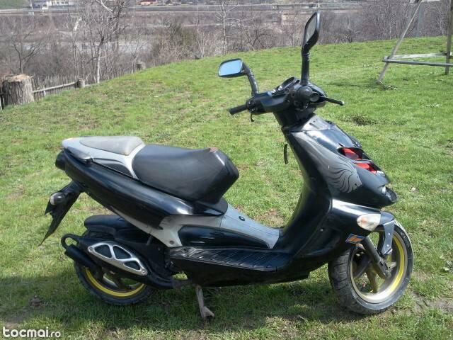 Scuter aprilia sr