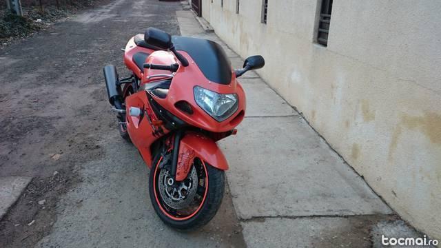 Suzuki GSX- R 600 K1, 2001