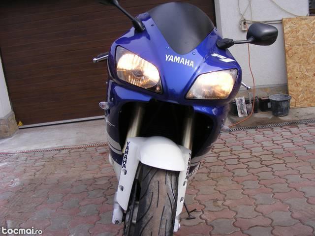 Yamaha R1, 1999